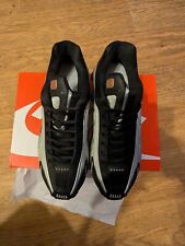 GENUINE BNWB NIKE SHOX R4