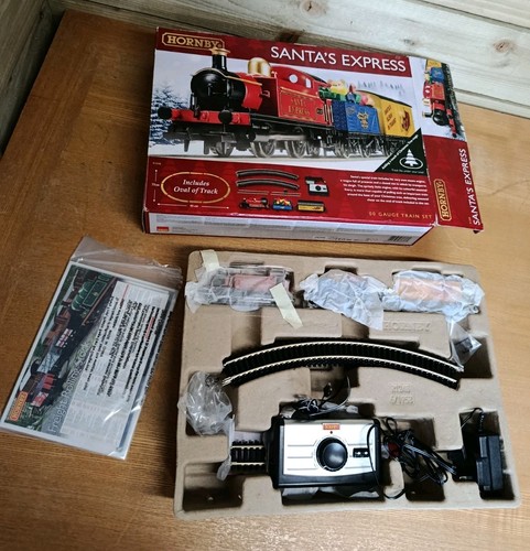Hornby gauge train set - train,