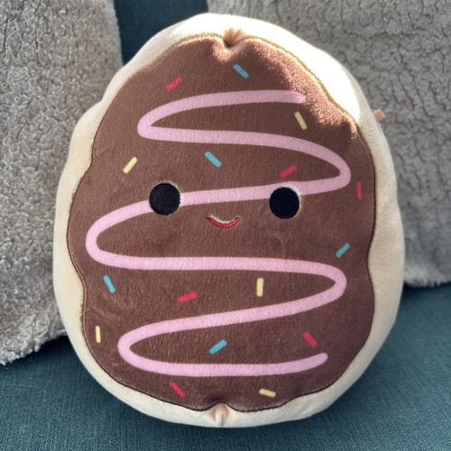 Deja donut squishmallow - donut,