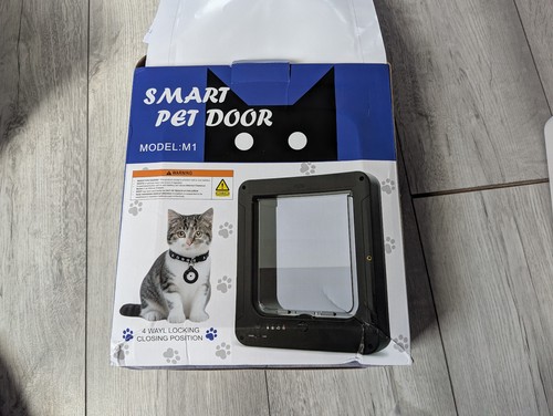 Microchip cat flap activated - cat,