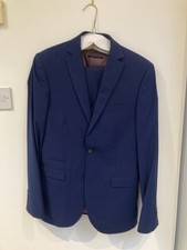 Men’s slim-fit three-piece