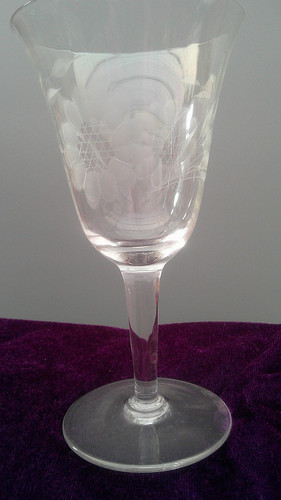 Vintage etched large wine