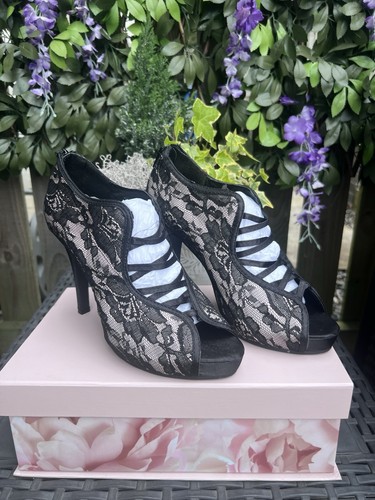 Black lace peep toe - peep, shoe