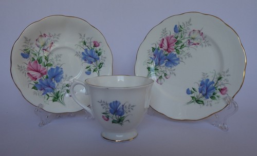 Royal albert trio 1950 - trio,, 1950's