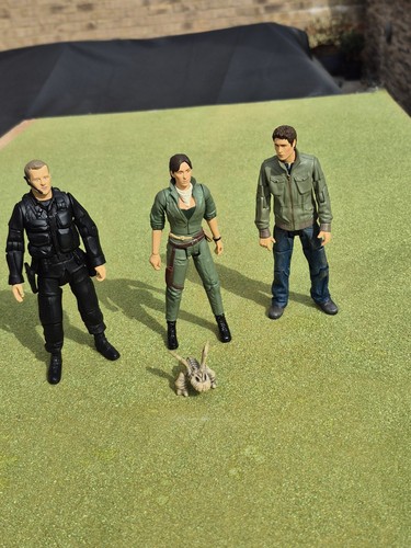 Primeval action figures x3 - figures,