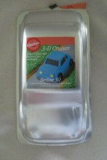 Wilton 2001 Aluminum Car Cake Pan 3-D Cruiser 2105-2043 Automobile 13"x 7"x 3.75