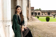 Original Nishat Linen green