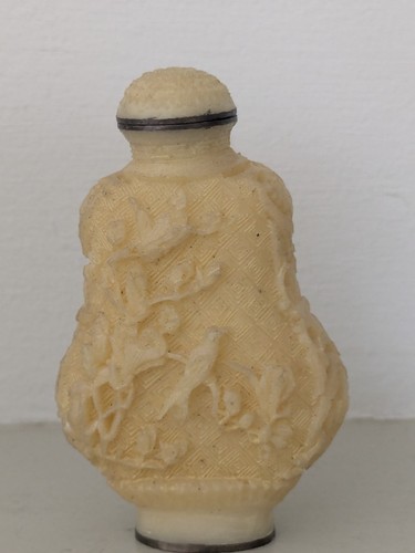 Vintage chinese hand - hand, carved