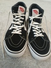 VANS Off the Wall Unisex UK Size 7 Black And White Shoes.