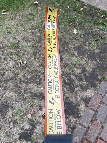 One metre electric - 1m, warning