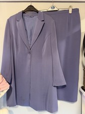 Ladies Size 22 Essence Two