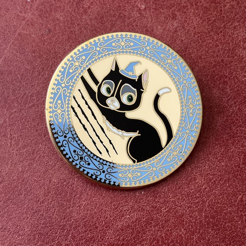 Umbridge cat plate limited