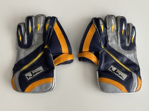 Paul nixon cricket - nixon, gloves