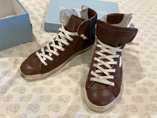 Phillippe model distressed - phillippe,