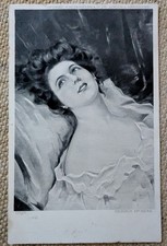 'IRIS' Glamour Woman