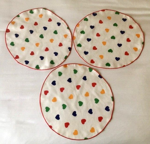 White round placemats with - round,