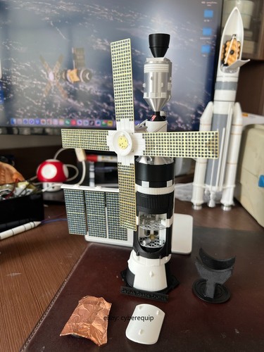 144 scale skylab - scale, us