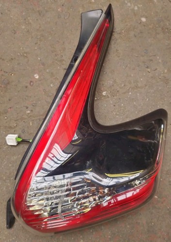 Drivers tail light nissan - tail,