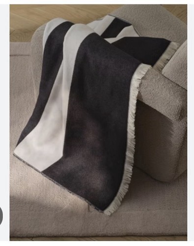 Kelly hoppen s throw - x, m&s