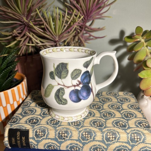 Vintage queen tea - tea, cup
