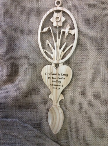 Wooden daffodil heart made - daffodil,