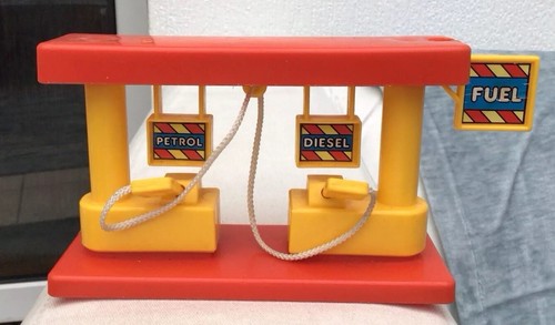 Plastic fuel pumps for young - plastic,