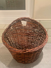 Vintage wicker hanging flower