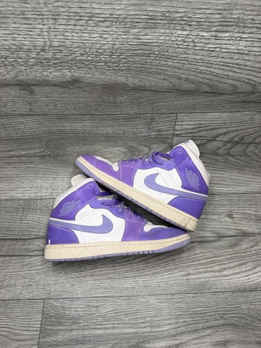 Nike air jordan mid - 1,