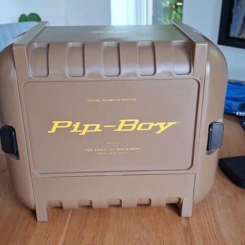 Robco pip boy model - robco, mk