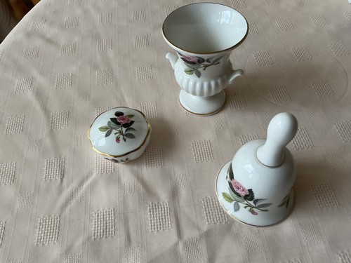Wedgwood hathaway bone china - hathaway,