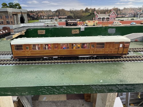 Hornby 61ft6in corridor 3rd - hornby,