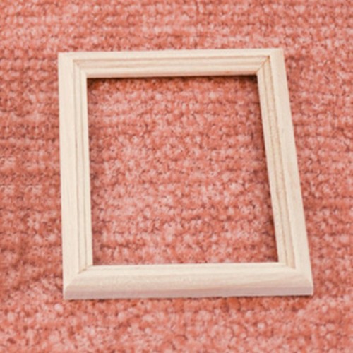 Scale solid dollhouse - ,