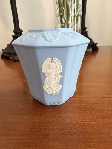 Wedgewood blue jasperware - blue,