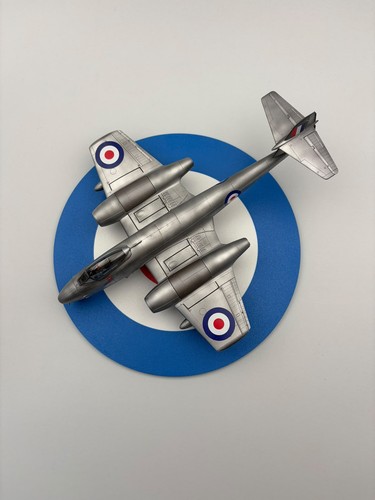 Scale model diorama - model, stand