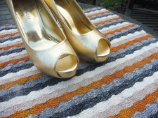 Lovely gold leather peep toe