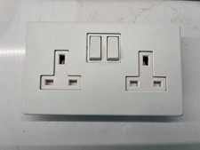 Dowsing & Reynolds White Double Plug Socket