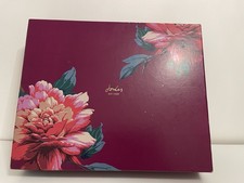 Joules Floral Wreath Bath &