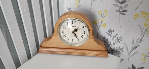 Table self clock traditional - table,