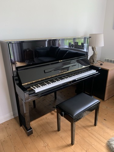Yamaha upright piano - u3,