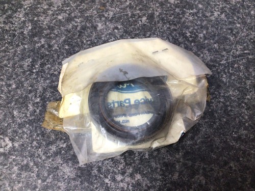 Ford gearbox oil - seal, borg