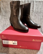 NWB Munro Tyler Black Leather