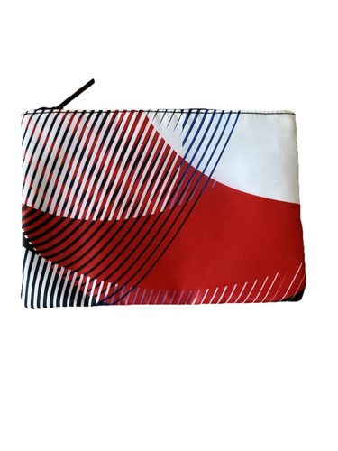 Qantas curates toiletry bag - qantas,