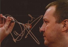 DARTS: WAYNE MARDLE 'HAWAII 5.0.1' SIGNED 6x4 ACTION PHOTO+COA