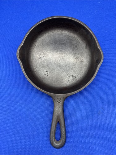 Wagner ware cast iron skillet - cast,