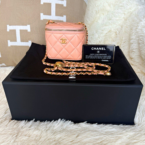 Chanel pink quilted leather - chanel,