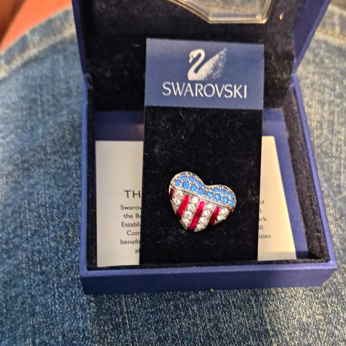 Swarovski heart flag pin - heart,