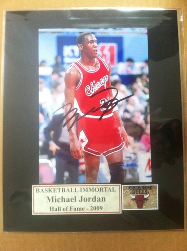 Signed michael jordan 5x7 - signed,