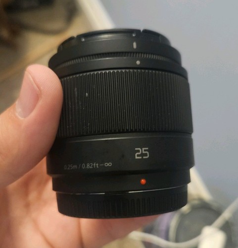 Panasonic lumix 25mm 1 7 - g, f/1.7