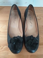Unisa Comfy Black Leather