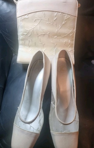 Brand new wedding cream shoes - wedding,
